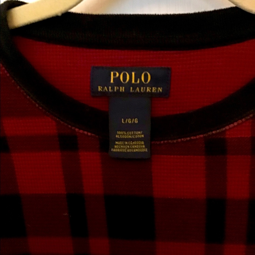 Mens long sleeved shirt.